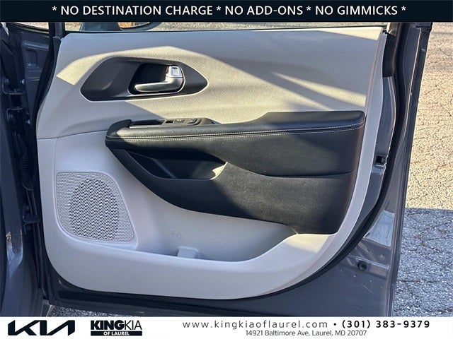 2022 Chrysler Pacifica Touring L | Clean Carfax