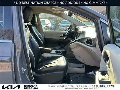 2022 Chrysler Pacifica Touring L | Clean Carfax