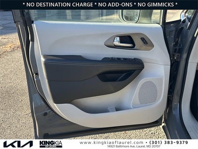 2022 Chrysler Pacifica Touring L | Clean Carfax