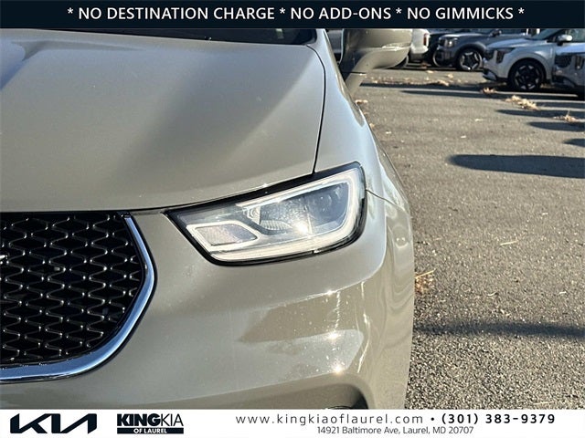 2022 Chrysler Pacifica Touring L | Clean Carfax