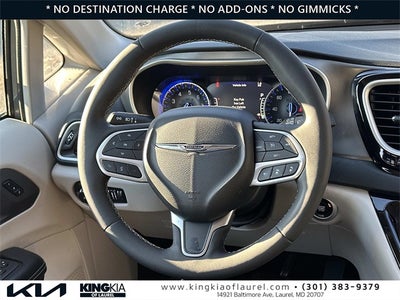 2022 Chrysler Pacifica Touring L | Clean Carfax