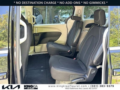 2023 Chrysler Voyager LX