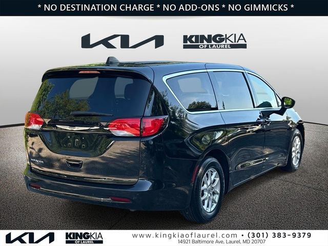 2023 Chrysler Voyager LX