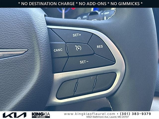 2023 Chrysler Voyager LX