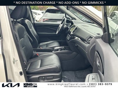 2018 Honda Pilot Touring | AWD - Low Miles
