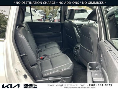 2018 Honda Pilot Touring | AWD - Low Miles