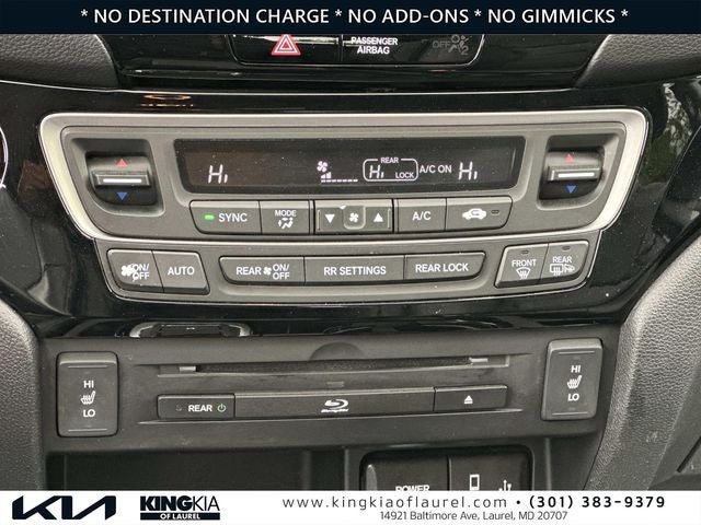 2018 Honda Pilot Touring | AWD - Low Miles
