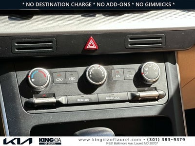 2023 Kia Carnival LX Seat Package